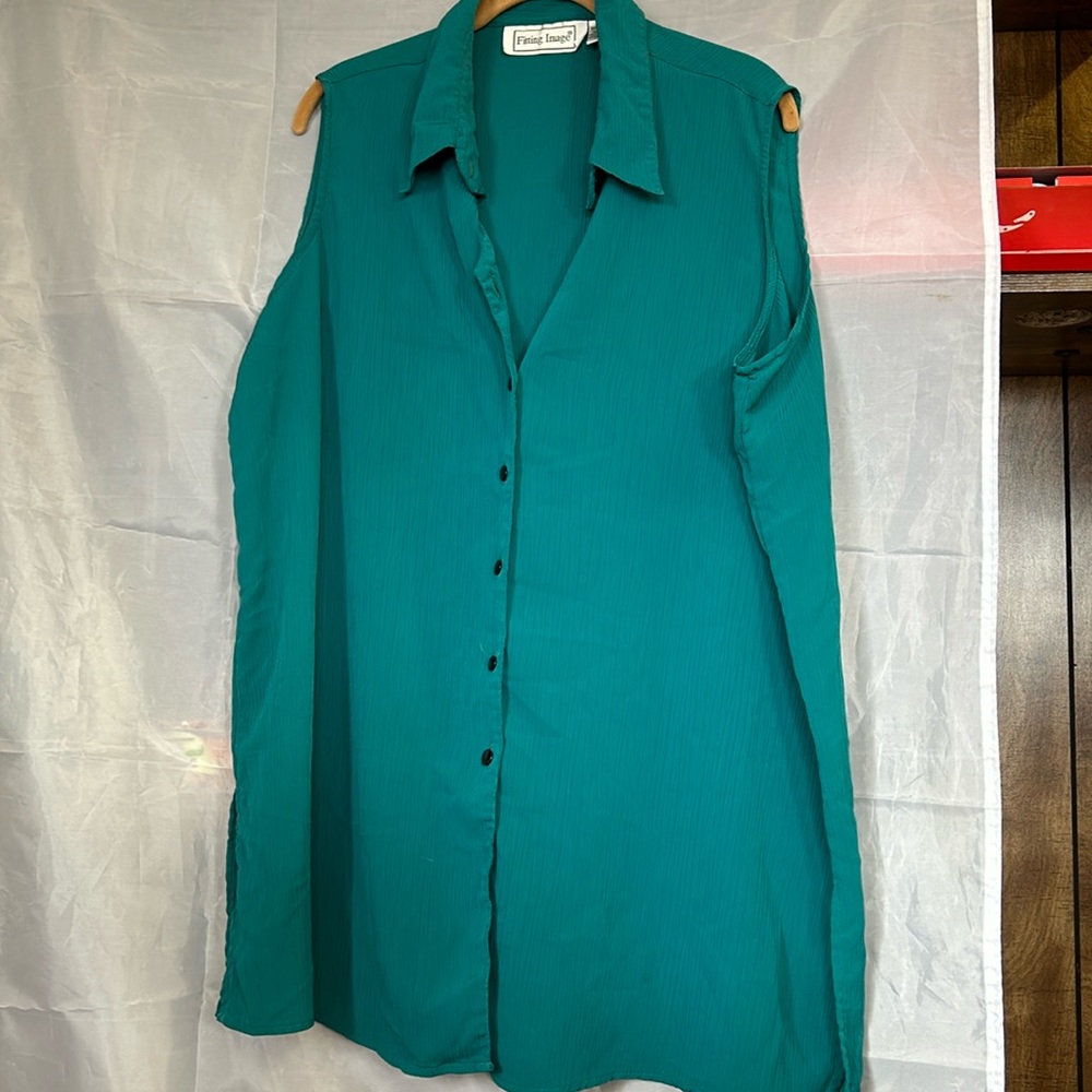 Teal top